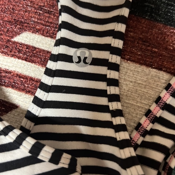 Lululemon - Picture 2 of 2